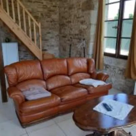 Chateau De Puybelliard בית נופש שאנטונה